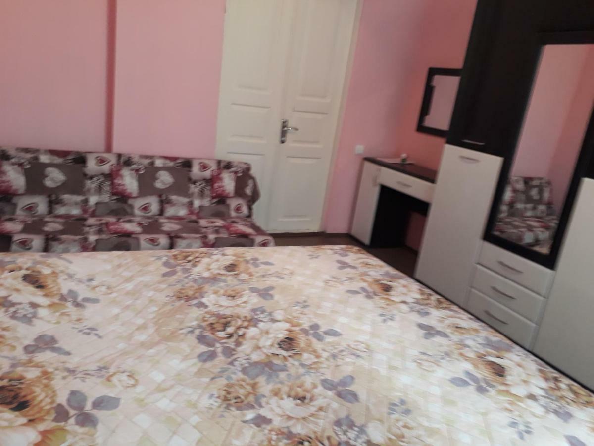 Homestay Izolda باتومي المظهر الخارجي الصورة